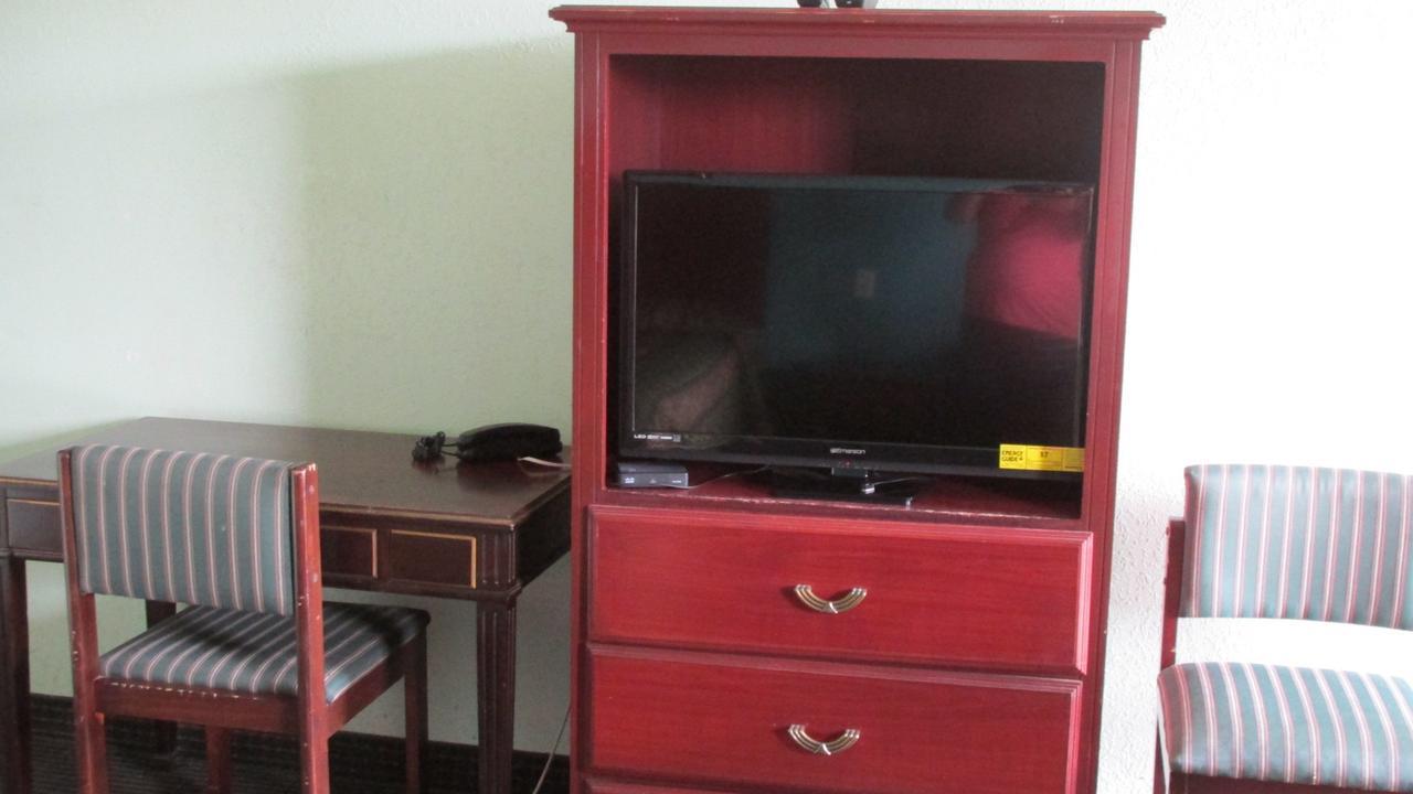 Sportsman'S Motel Eagle Lake Экстерьер фото