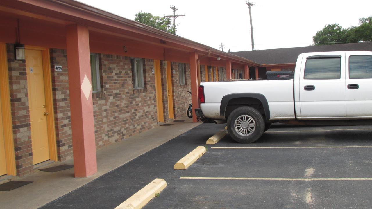 Sportsman'S Motel Eagle Lake Экстерьер фото